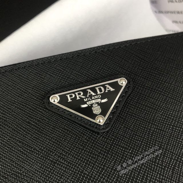 prada手包 普拉達十字紋牛皮手拿包 2NG005 PRADA經典熱賣男士手包  pyd2257